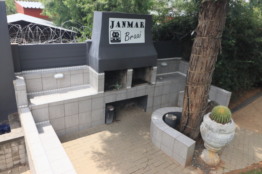 8 Bedroom Property for Sale in Universitas Ridge Free State